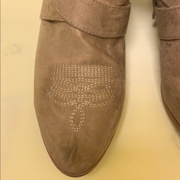 Brown booties! - Picture 2 of 7